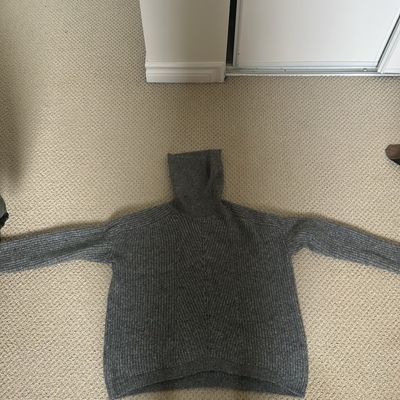 Mango - Women’s Gray Knit Turtleneck / Cowl Neck Sweater - Picture 5 of 6